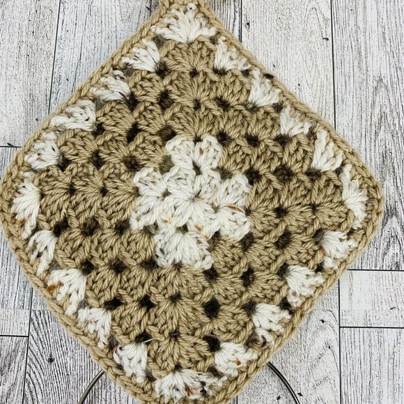 Kitchy Retro 70s Crotchet Owl Towel Holder Kitchen Bathroom Cottage Granny Core - Picture 5 of 9